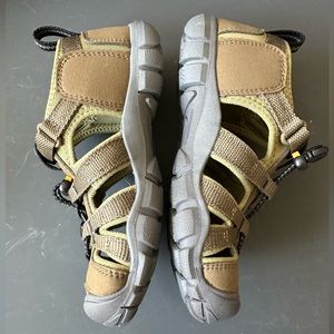 *NEW IN BOX* SEACAMP II CNX - MILITARY OLIVE/SAFFRON US 13 C